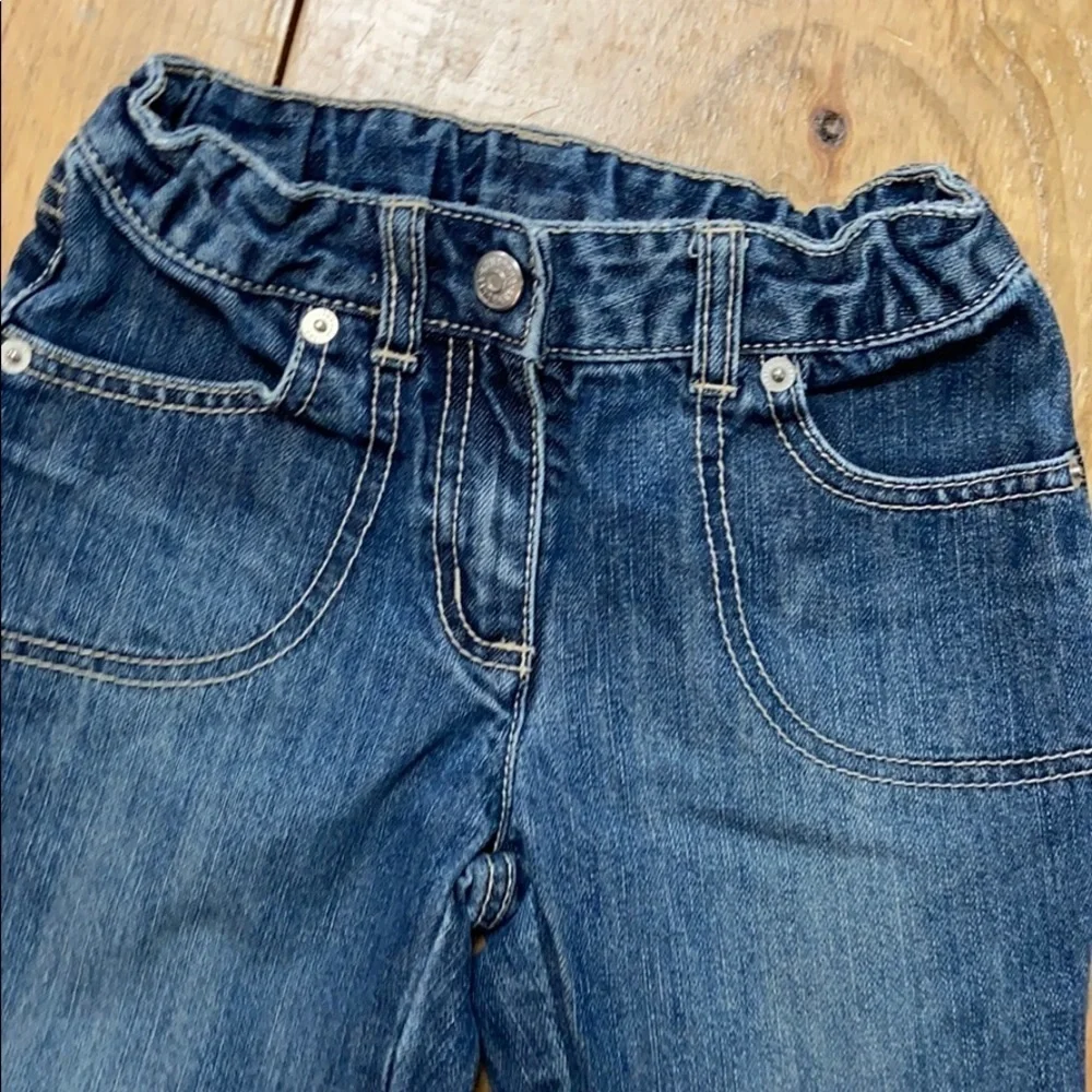 Gymboree,  Girls , cute retro, distressed, embroidered hearts  jeans.  6 adjust